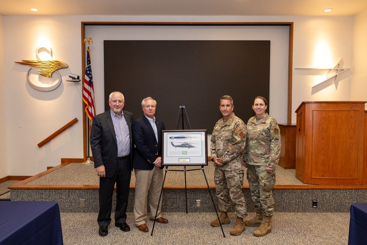 From left to right David Morgan, Director Air Force Business Development, Greg Hames, Director Army and Air Force Programs, Colonel Shawn Fitzgerald, Commander of the 106 Rescue Wing, NY Air National Guard, and Maj Gen Denise Donnell, Assistant Adjutant General and Commander, New York Air National Guard. Photo courtesy Sikorsky, a Lockheed Martin company.